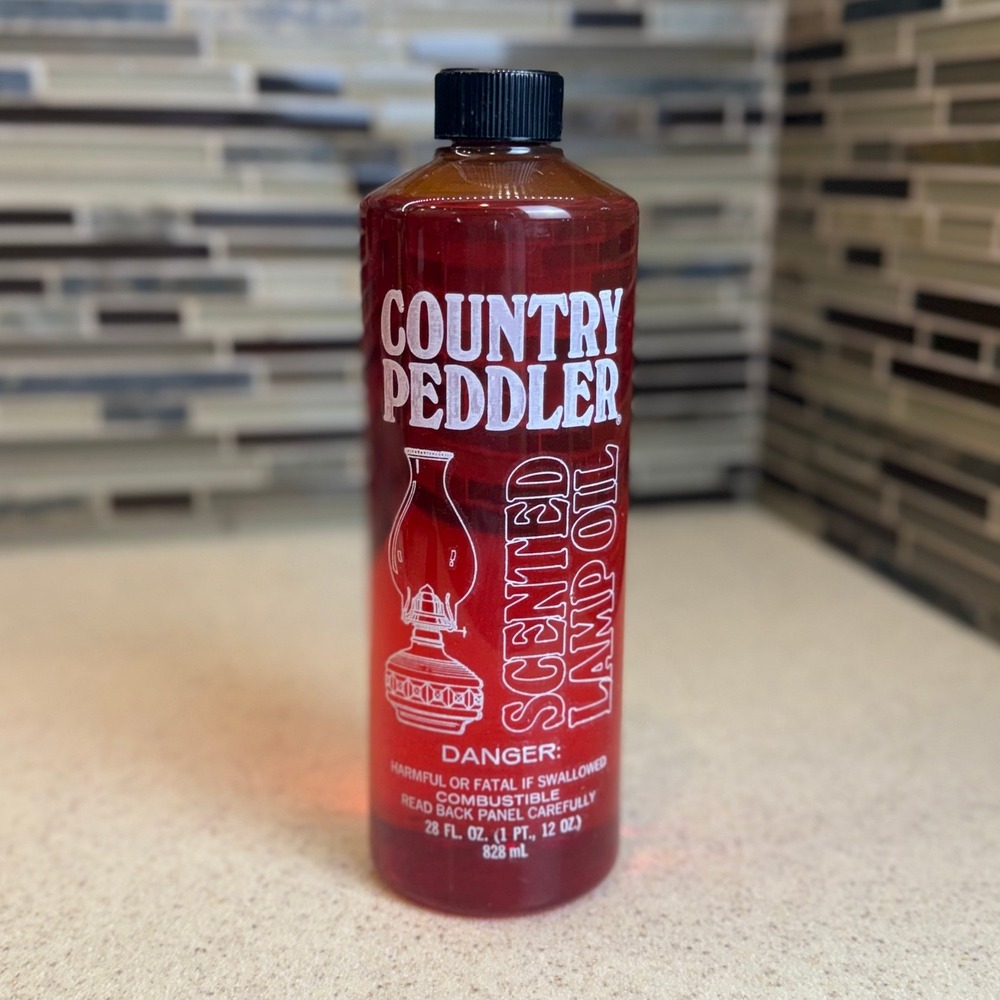 VTG Country Peddler Scented Lamp Oil Red Kaadan 28fl oz 828mL Kerosene Oil Lamps